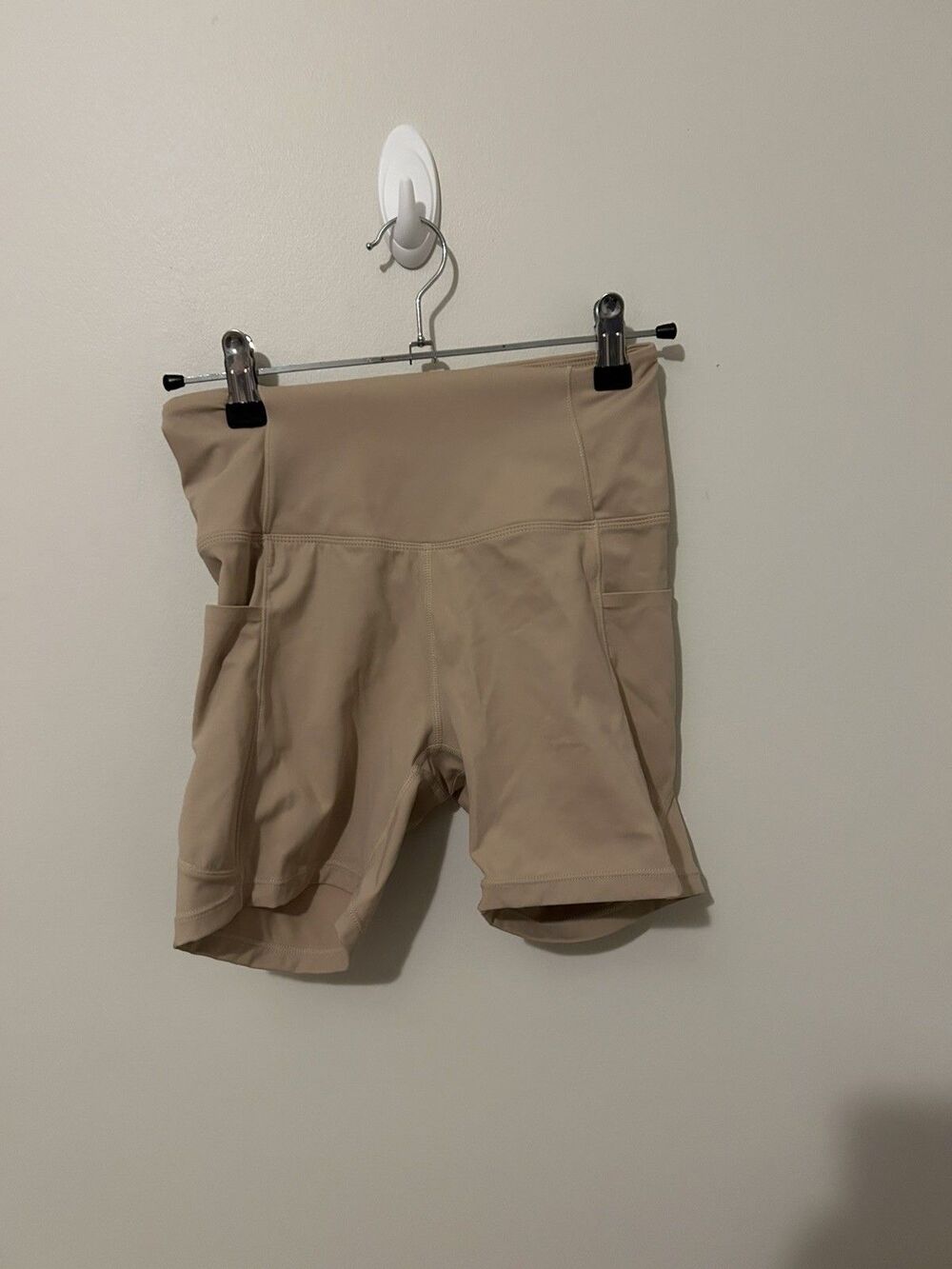 Oalka Activewear Yoga Shorts Women’s Nude Color- Side Pockets. High Rise  - Lg.